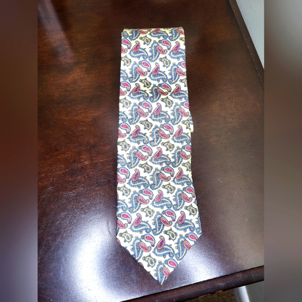 Christian Dior Men's Tie, 100% Silk - Picture 2 of 5